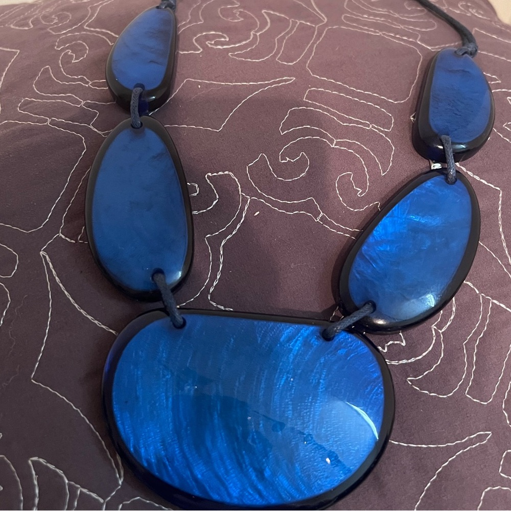 Bold Statement Beautiful Royal Blue Bead Necklace - Picture 7 of 11